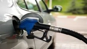 Продаването на горива с надценка от 5-6 стотинки на литър е спекула