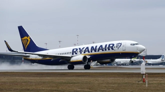 Ryanair може да съкрати до 3000 служители