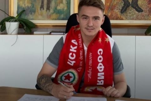 Футболист на ЦСКА : Останах без доход и квартира, не мога да се прибера