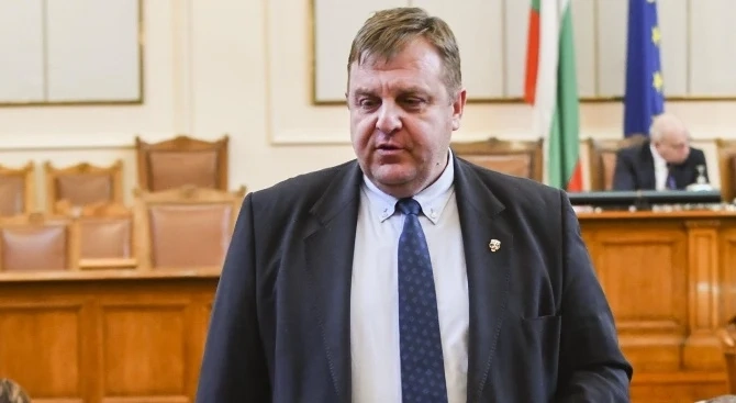 Каракачанов: Мерките трябва да се насочат към туризма, който дава 12% от БВП