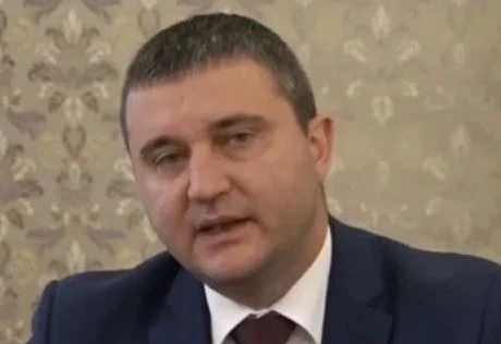 Горанов отговори на Божков: Първо да си плати дълговете към държавата