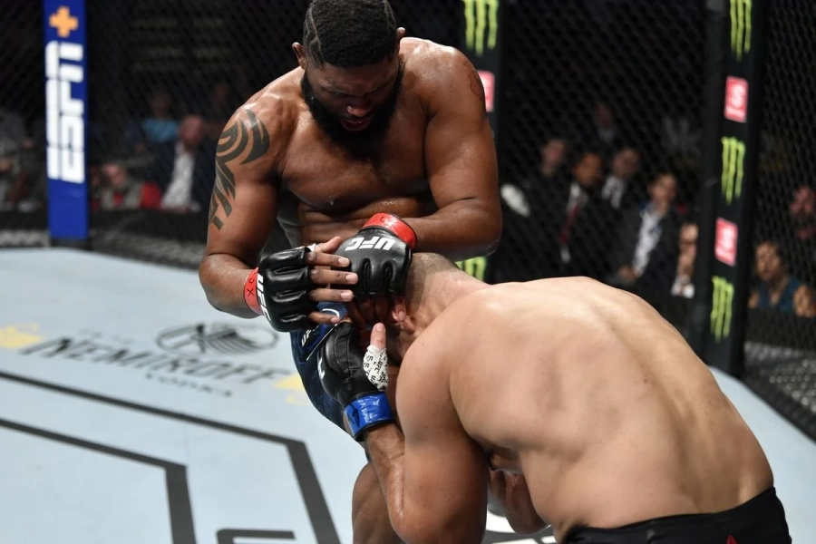 Часове преди UFC 249 стана ясно, че боец е с коронавирус