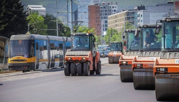 От утре възстановяват движението на бул. \