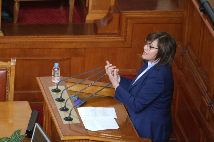 Нинова: Задкулисието управлява държавата