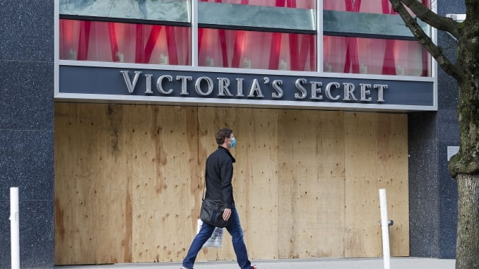 Victoria’s Secret затваря 251 търговски обекта в Северна Америка