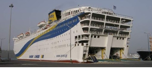 От понеделник Гърция възобновява фериботните връзки с островите