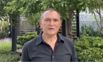 Васил Божков с нов пост към Борисов за пиарката му: Севдалина не пуши пури, защо я пращаше