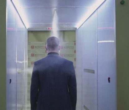 При среща с Путин: Щателна дезинфекция на дрехите и откритите части на тялото