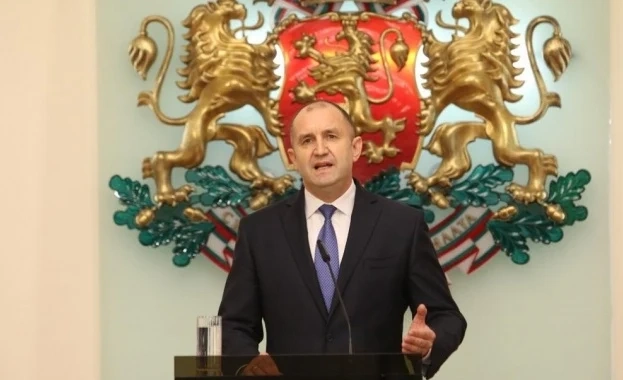 Президентът обсъди рисковете пред управлението на страната с ръководствата на службите