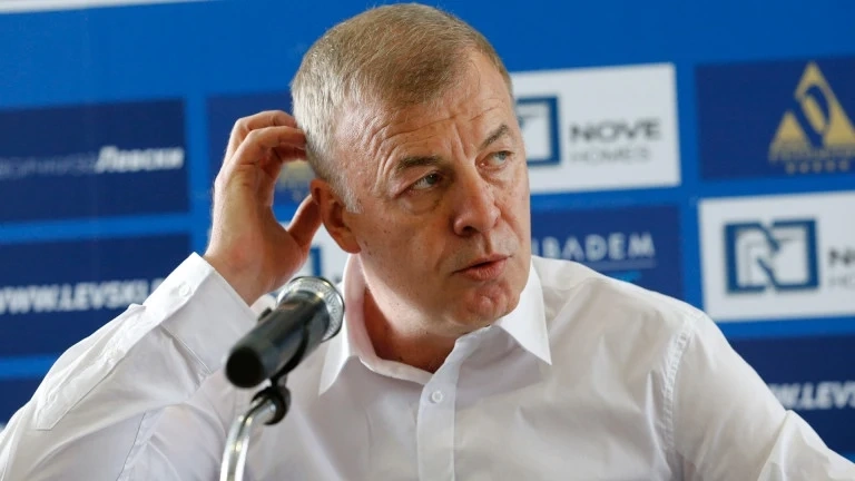 Сираков увери футболистите, че ще си получат заплатите