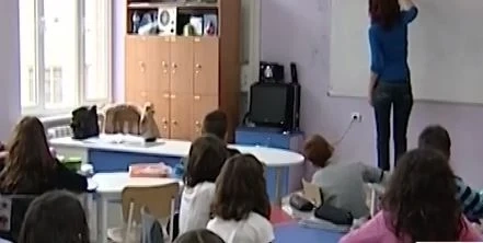 От МОН обмислят вариант за частично присъствие в клас