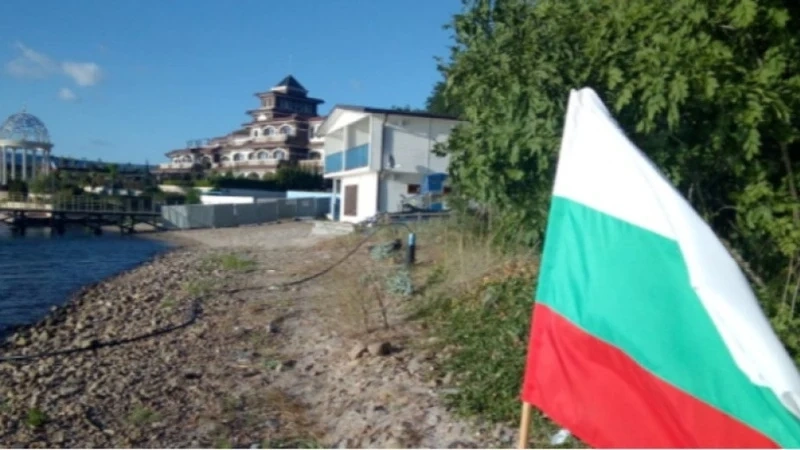 Депутатите от ВМРО: Плажът и акваторията около Росенец са държавна собственост