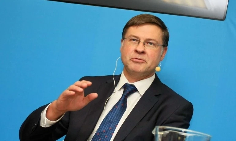 Еврокомисар Домбровскис: Еврото ще донесе съществени ползи за българската икономика