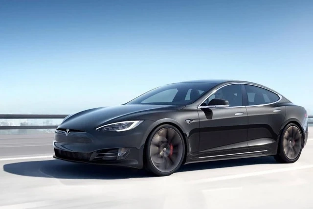 Нови обвинения срещу автопилота на Tesla след поредна катастрофа