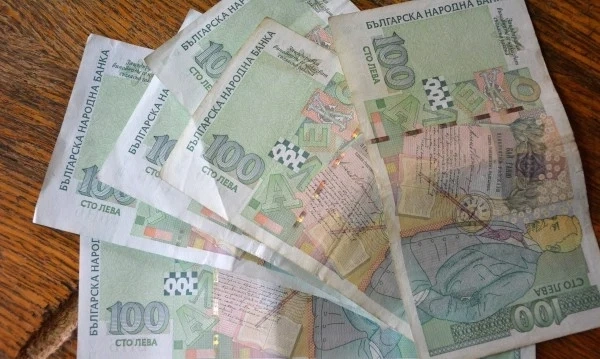 КНСБ настоява за 800 лева минимална запплата