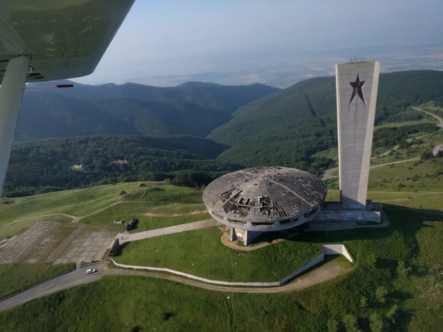 Фондация от Лос Анджелис дава пари за възстановяване на Бузлуджа
