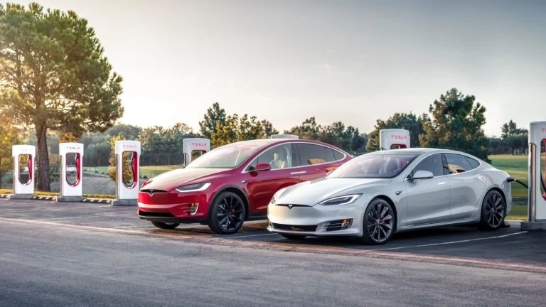 Автомобилите Tesla ще бъдат модернизирани 