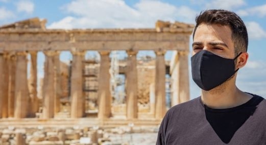Гърция разширява обхвата на обществените пространства, в които е задължително носенето на маски