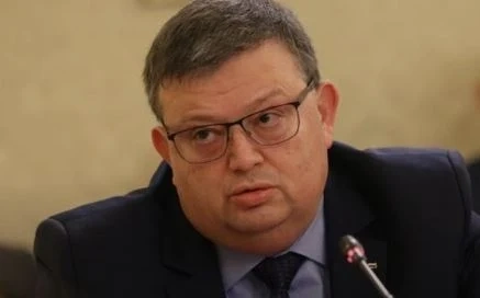 Цацаров подхваща кмета на Ракитово
