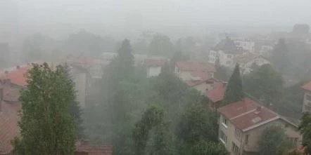 Буря над София! Предупреждение за опасно време днес и утре