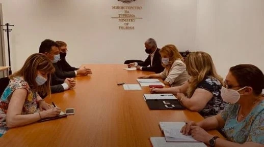 Обсъждат лимитите на „Застраховка на туроператора“ 
