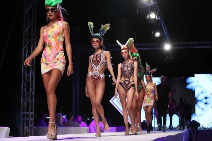  Висша мода и диамантен блясък на Summer Fashion Weekend 2020