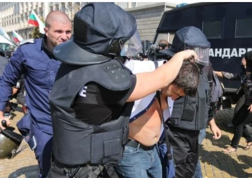 8 задържани на протеста в София, сред тях и Големия Дамбовец