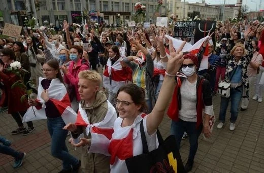  Хиляди жени на протест в Беларус