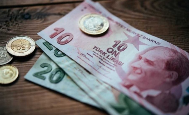 Турската лира отслабва шести пореден ден до рекордно ниско ниво спрямо долара