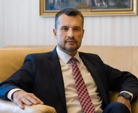 Калоян Методиев напусна президента