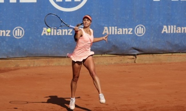 Виктория Томова с победа на старта на квалификациите на Ролан Гарос