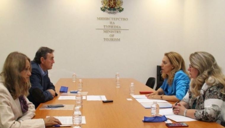 Марияна Николова се срещна с представители на Асоциацията на експертите в туризма