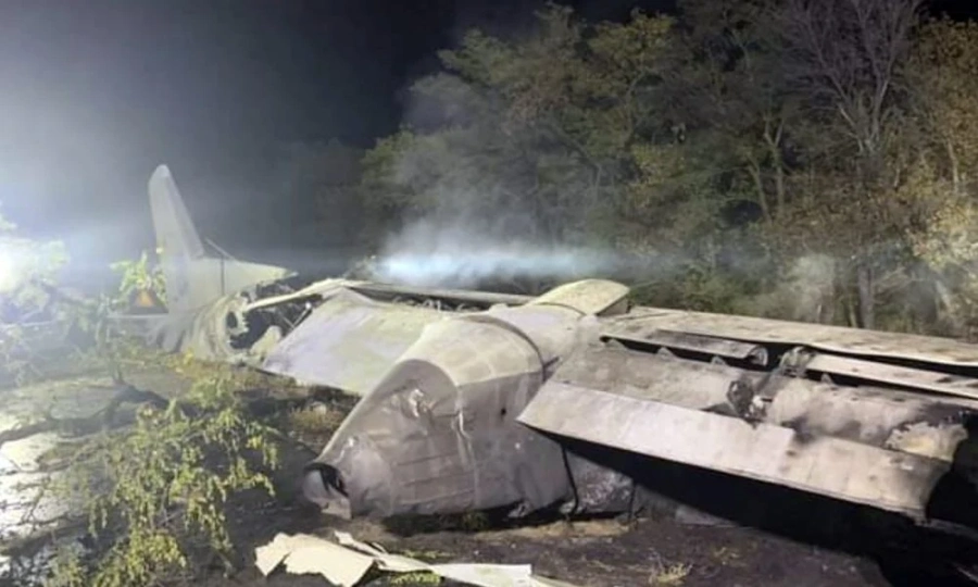 Военен самолет се разби в Украйна, има загинали