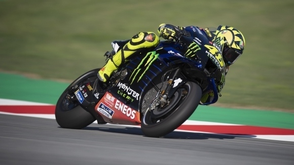 Валентино Роси остава в MotoGP още една година