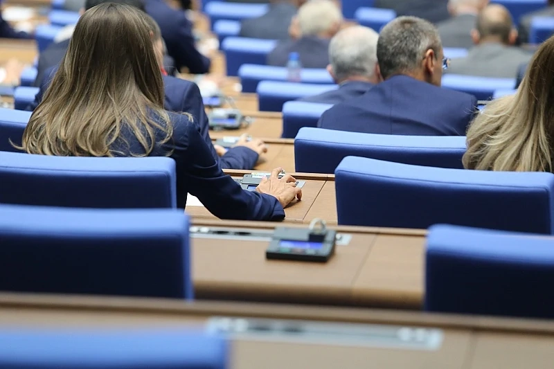 Народните представители разглеждат ветото на президента върху Закона за съдебната власт