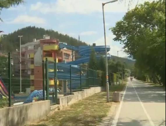 Най-големият воден атракцион в Югозападна България тъне в разруха