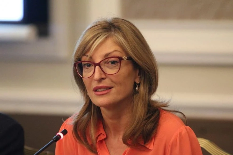 Екатерина Захариева: Все очакваме някой отвън да ни оправи