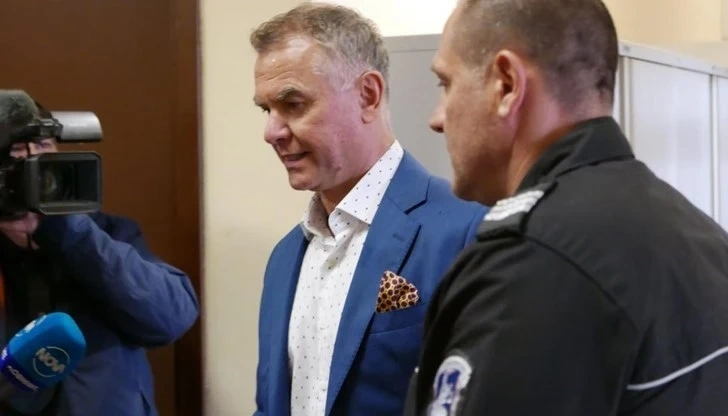Атанас Бобоков остава в ареста 