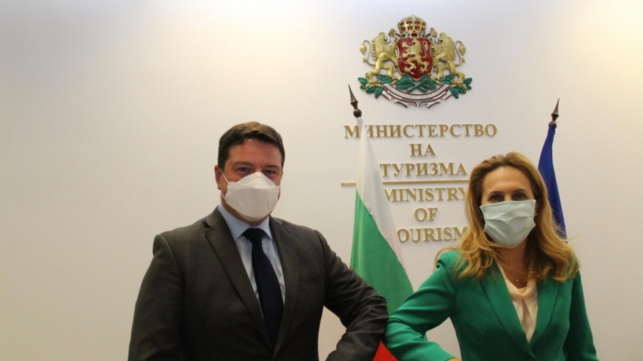 България и Великобритания обсъдиха отпадането на ограниченията при пътуване