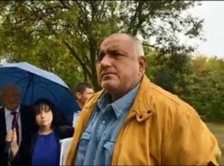 Бойко Борисов: Те ни хвърлят яйца, ние вдигаме доходите