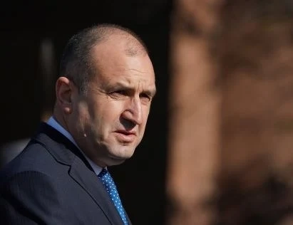 Президентът сезира КС за комисията за Конституцията