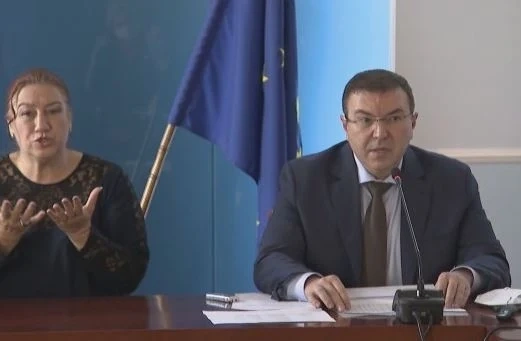 Здравният министър: Засилваме контрола, мерките не се спазват