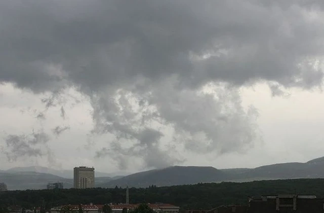 Времето остава сравнително хладно