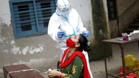 Индия с над 60 000 заразени с коронавирус за денонощие