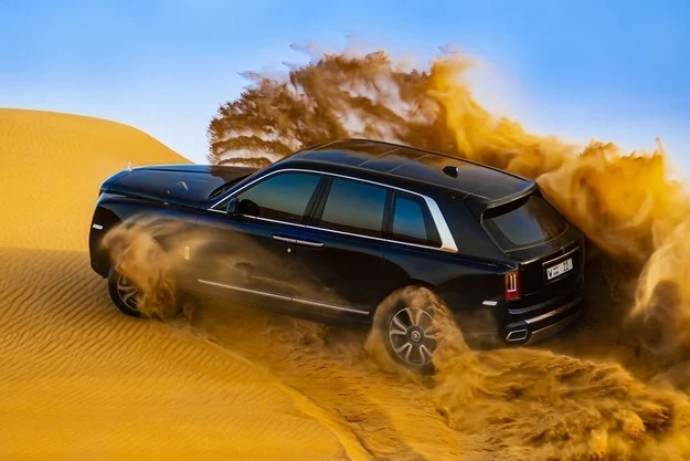 Oфроуд с Rolls-Royce Cullinan (видео)