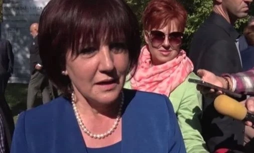 Цвета Караянчева призова президента да помогне на страната си