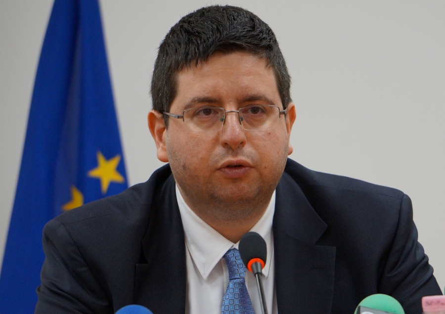 Петър Чобанов: Бюджетът е предизборен, раздава се на калпак