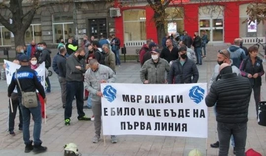 Полицаите излизат на протест: Не се разбраха с ръководството на МВР за заплатите
