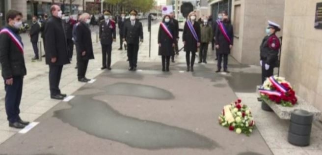 Франция почита паметта на жертвите при атентатите в Париж