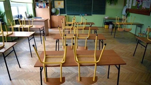 Девет училища в област Хасково ще учат онлайн